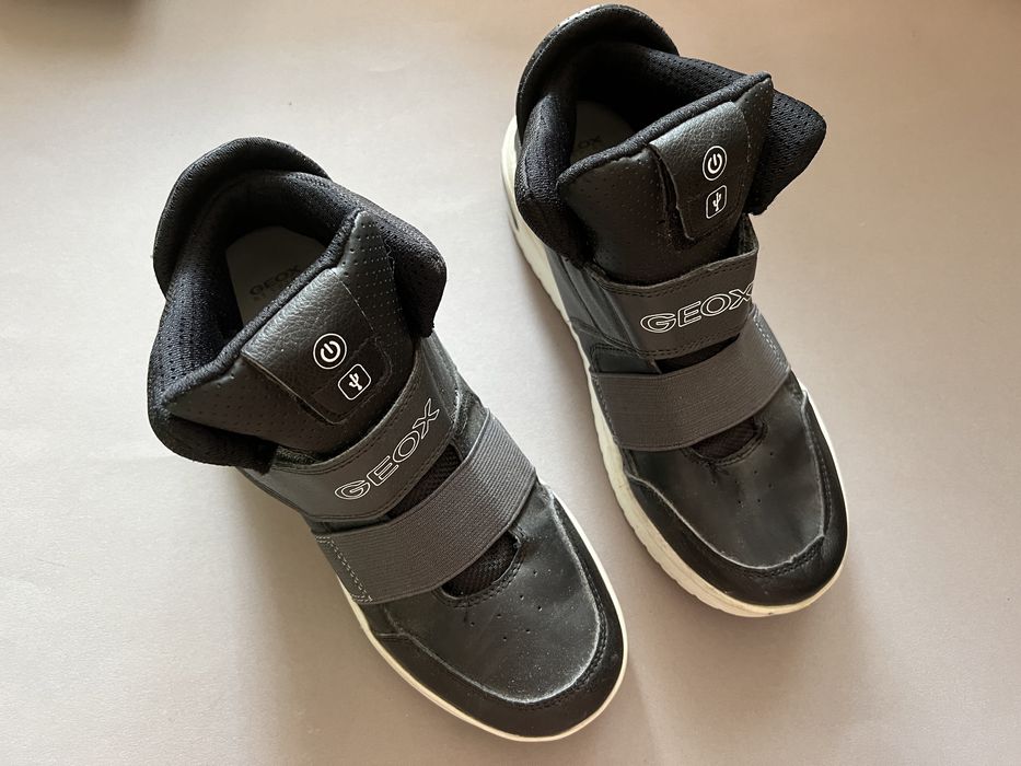 Ghete adidasi Geox led negri