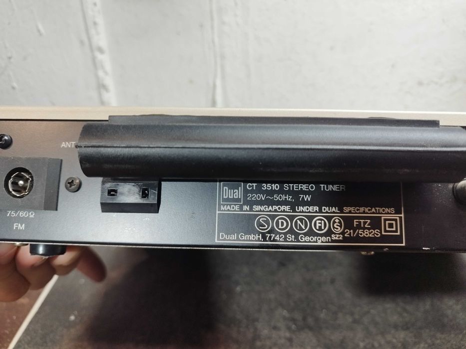 Tuner / Receptor / Receiver radio stereo marca DUAL model CT3510