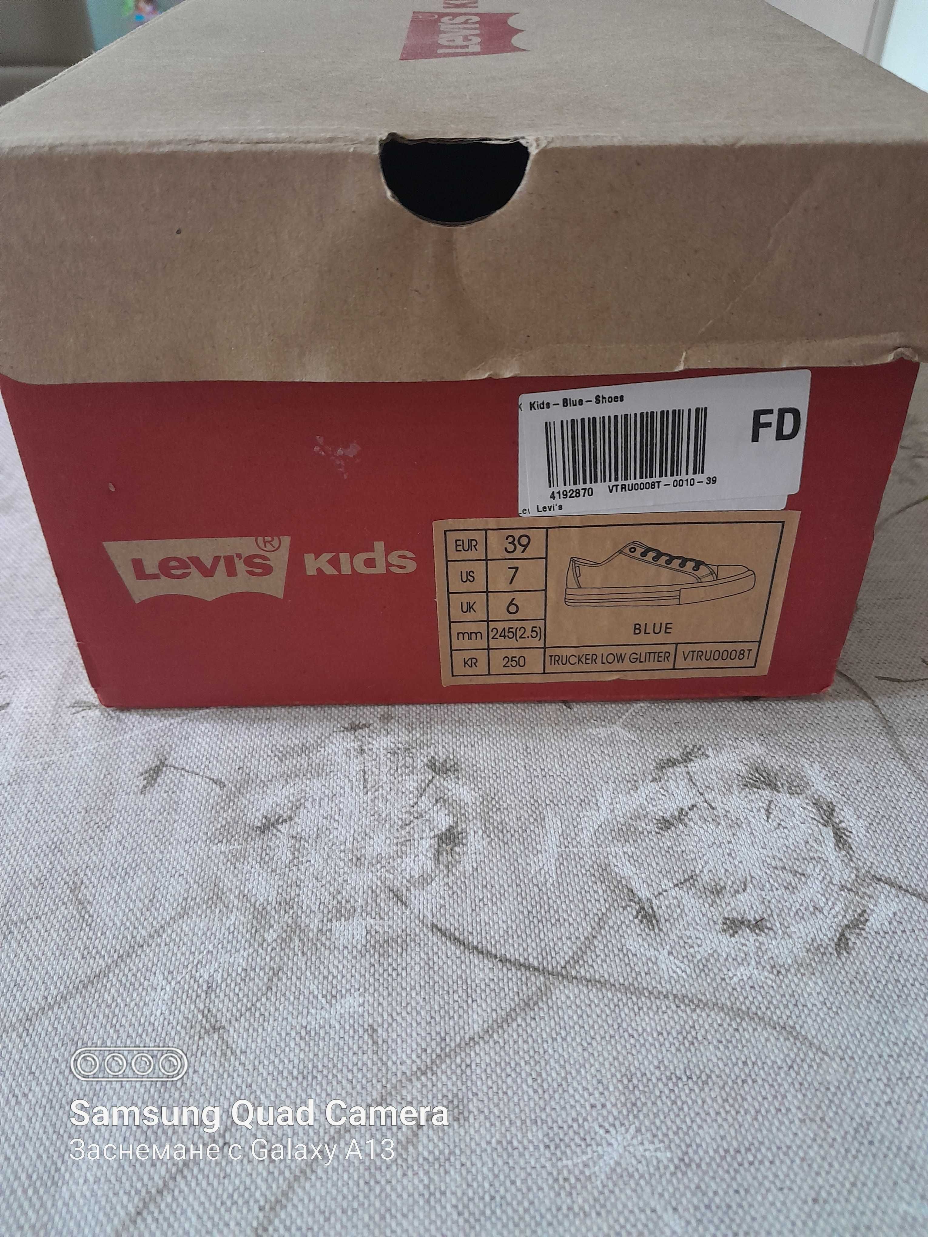 Нови Оригинални кецове Levi's 38 номер