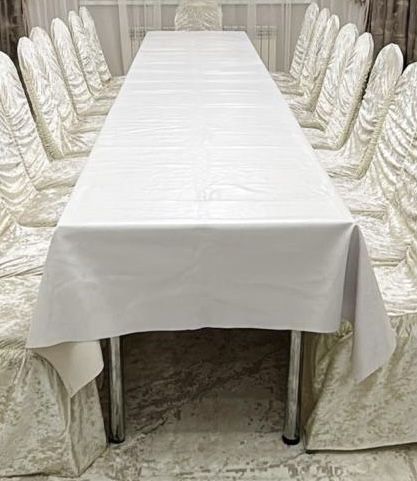 Распродаю столы и банкетные стулья