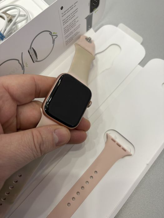 Apple Watch Seria 6, 44mm, WiFi+ Cellular Gold Aluminium Case