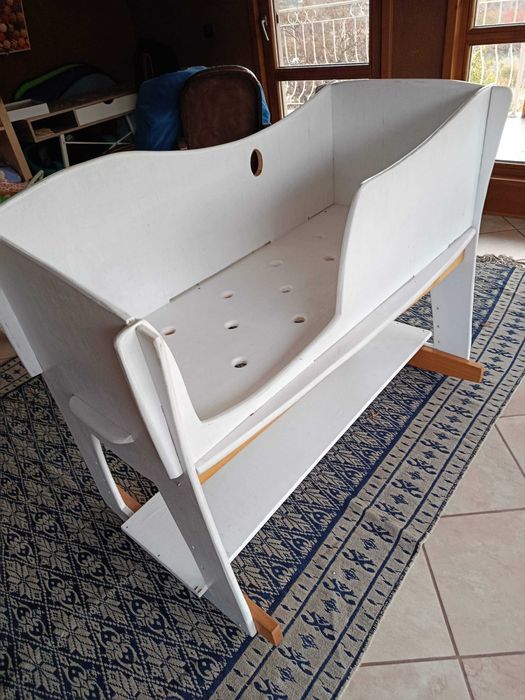 ПОДАРЯВАМ Бебешка кошара, дизайнерска, размер - 122/72/94 .