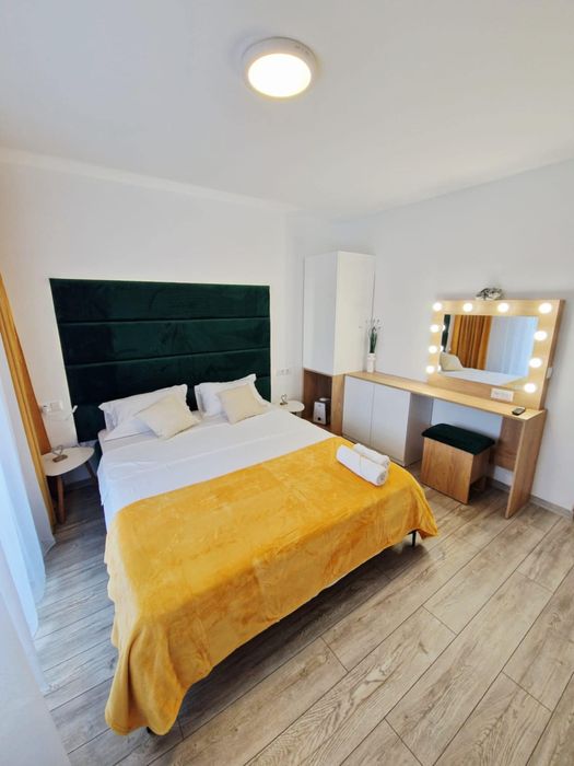 Apartament, 3 camere, 2 bai, centru, 64 mp utili