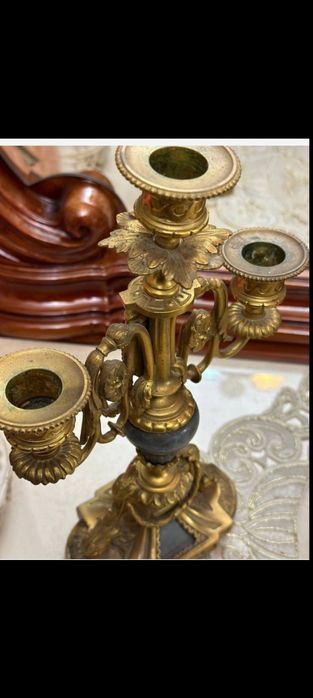 Продаются часы и подсвечники антикварные