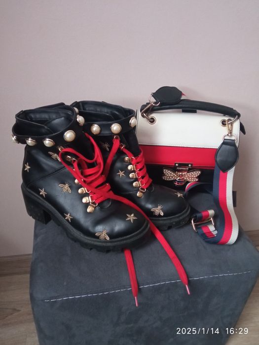 Интересен сет боти и чанта