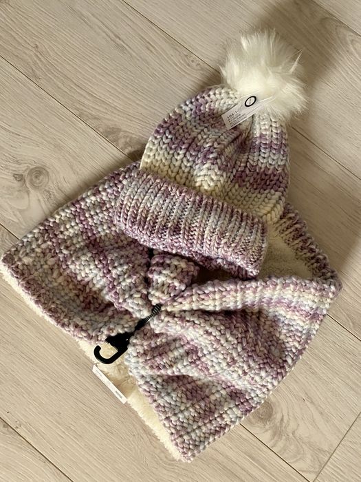 Set super pufos fete C&A- fes si fular- noi!