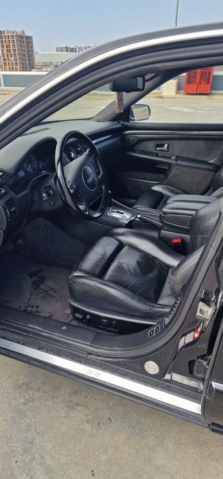 Audi s8 d2  2002