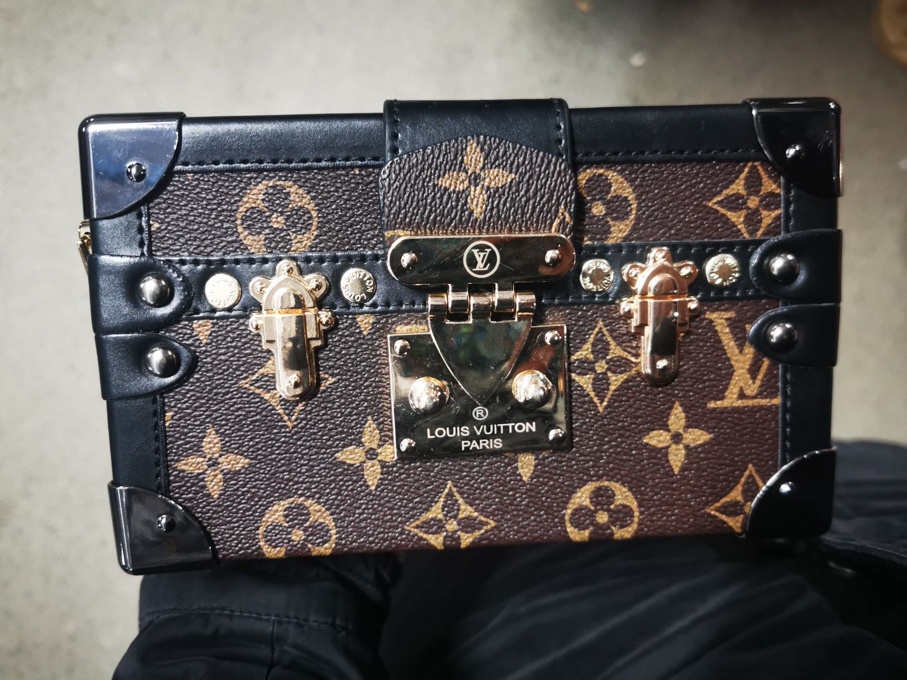 Louis Vuitton чанта