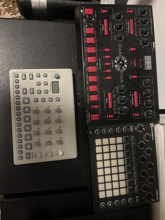 Drum Machine Groovebox Synth Elektron Novation RedSound