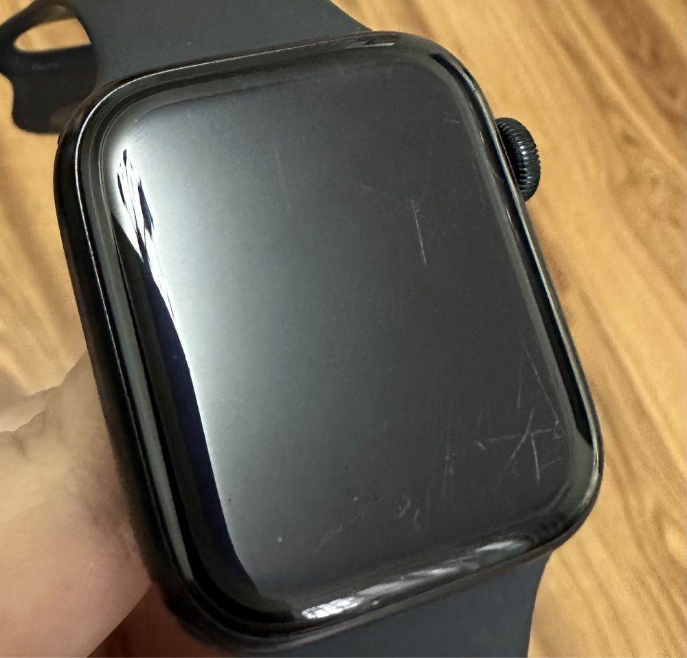 Продам часы Apple Watch SE 44мм