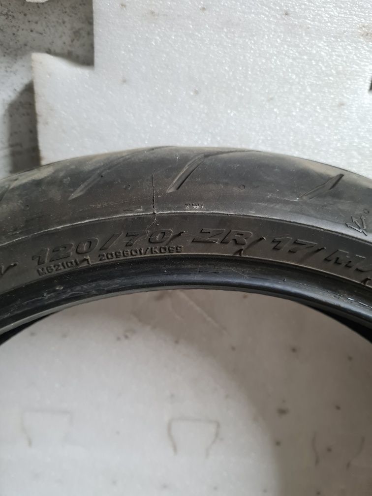 Предна мото гума Pirelli Diablo Rosso II