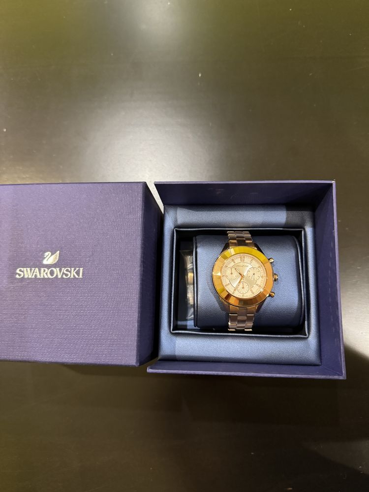 Swarovski часовник нов със сертификат