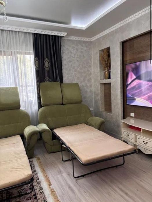 Срочно продам диван