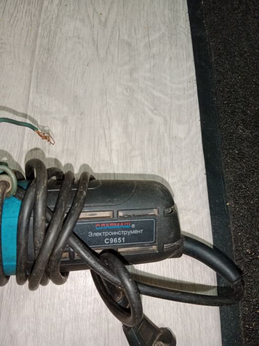 Балгарка не рабочи на запчасть