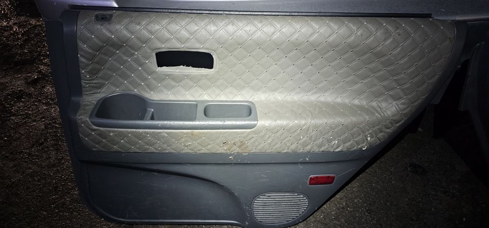 Задние обшивки дверные