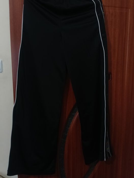 Vând pantaloni damă Ellesse