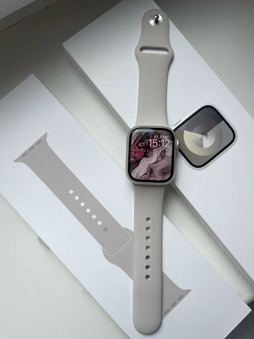 Продам apple watch SE
