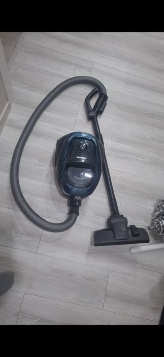 Срочно продам пылесос