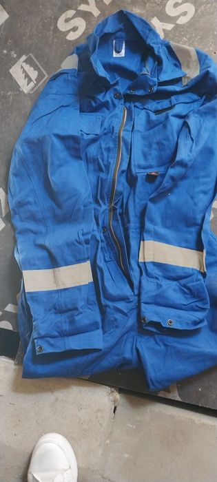 Продам спецодежду