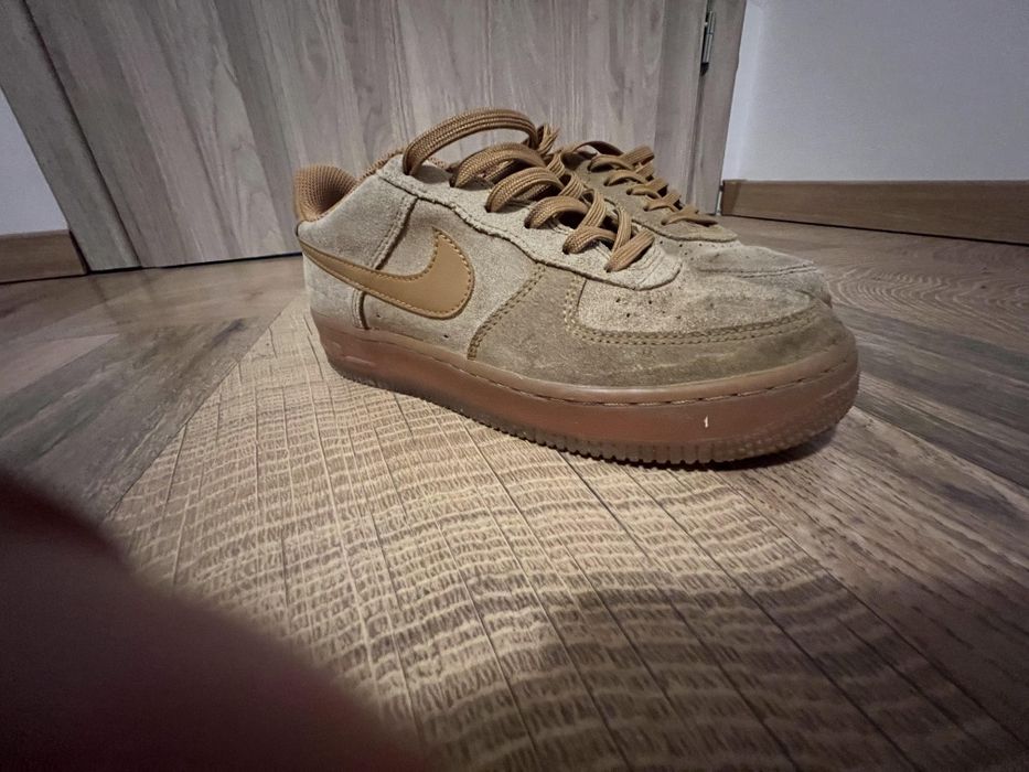Vand adidasi nike air force one