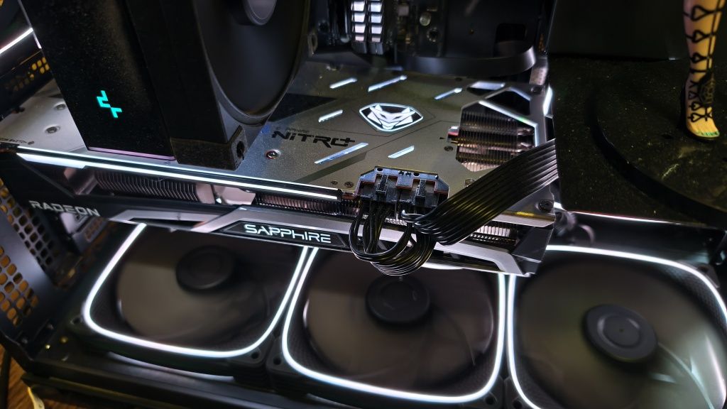 RX 6800 XT Nitro Plus +  16GB GDDR6