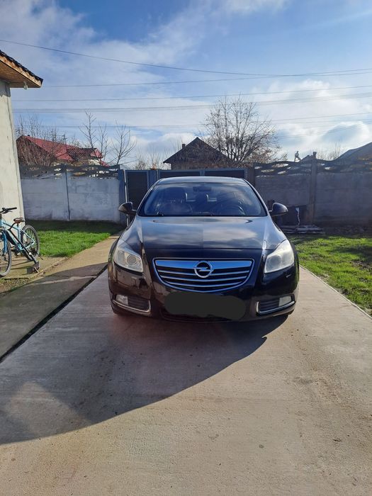 Vând Opel insignia 2.0cdti
