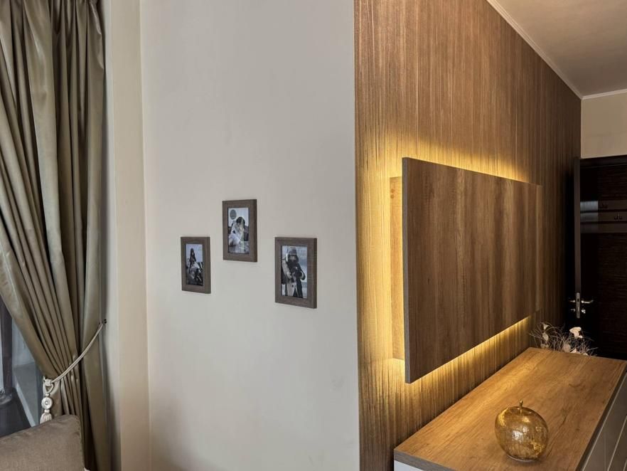 Дава се под наем Двустаен апартамент в Пловдив, Кършияка - 85 кв.м за 400 € - Снимка #2