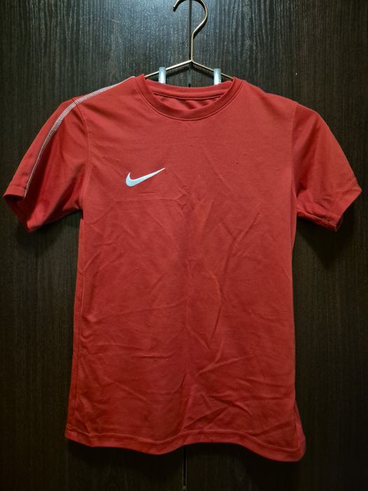 Продавам маркови дрехи