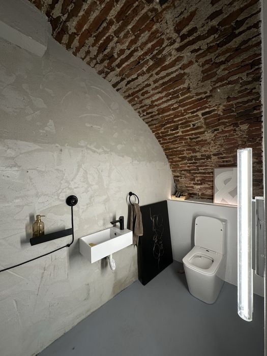 Inchiriez spatiu pentru birou.