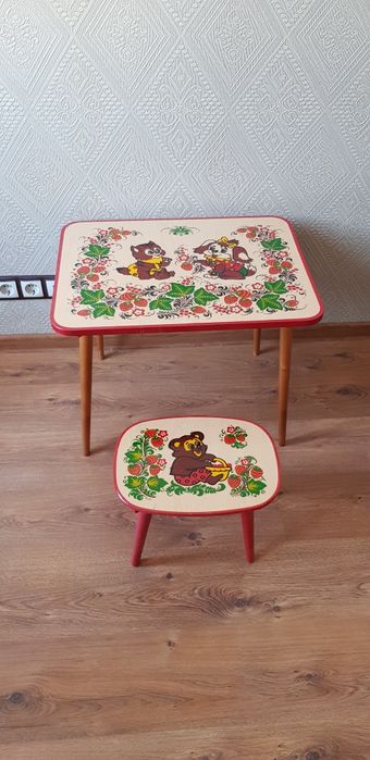 Детский или декоративный столик со стульчиком