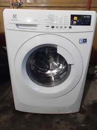 ELECTROLUX- 8 kg,1200 rotatii