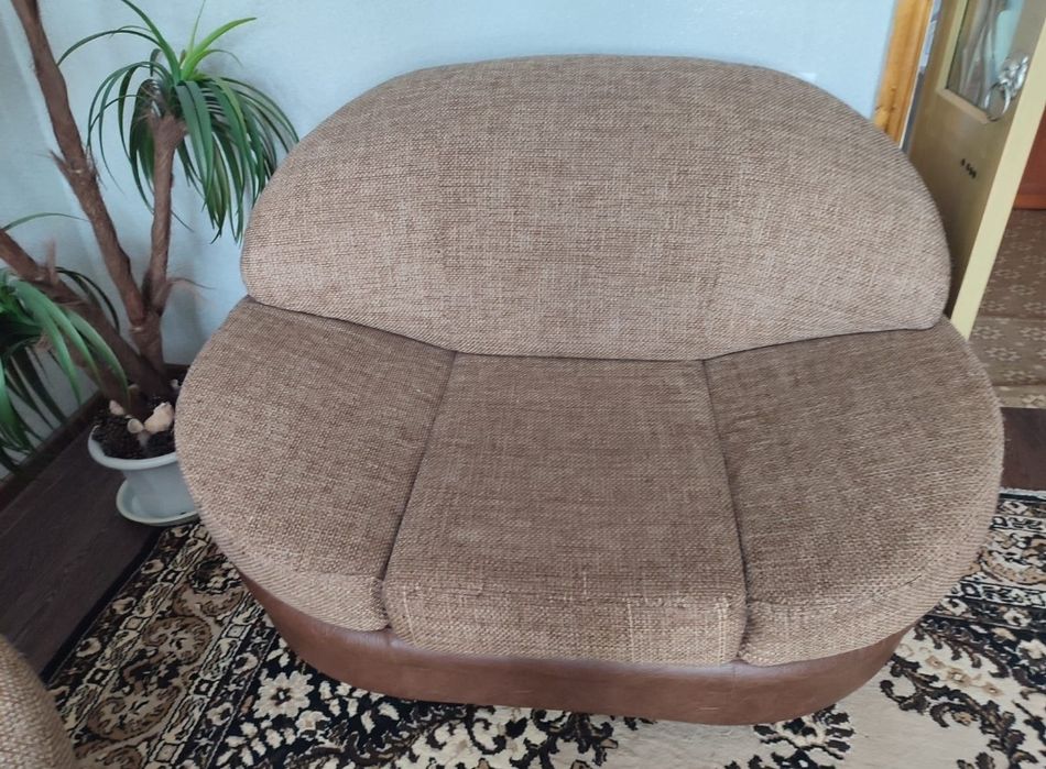 Диван плюс два кресла