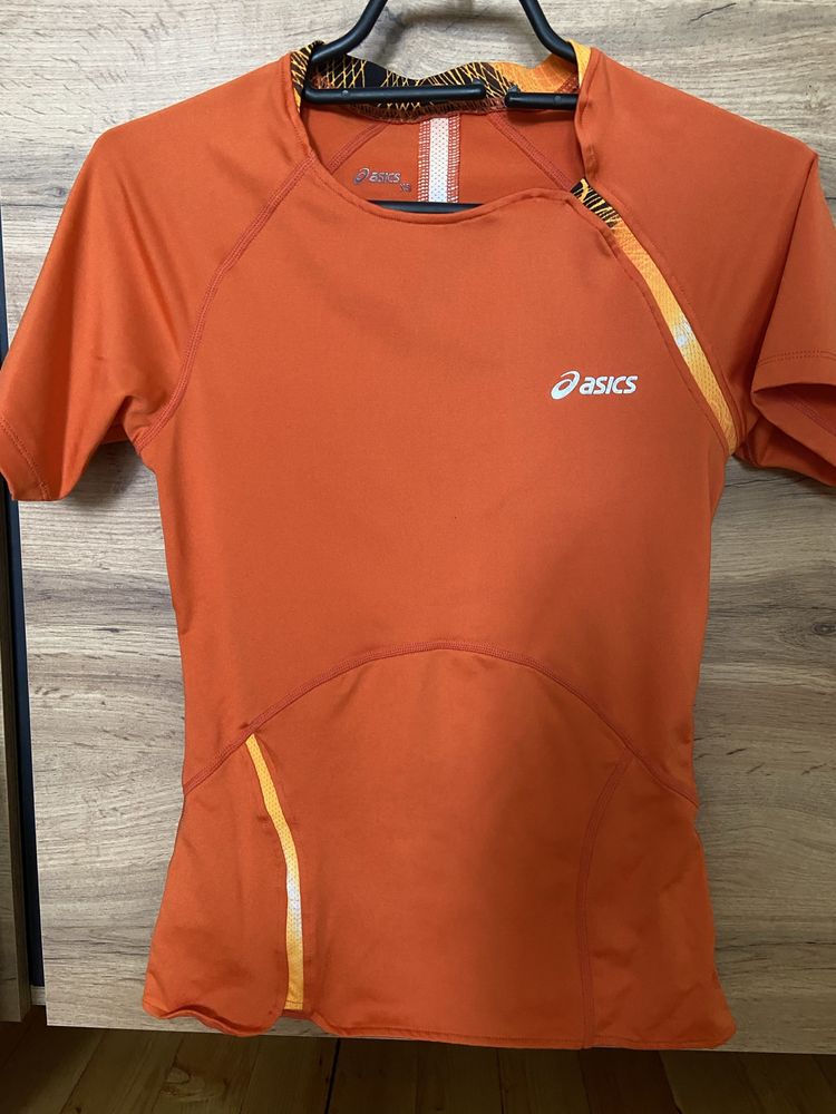 Спортна тениска Asics
