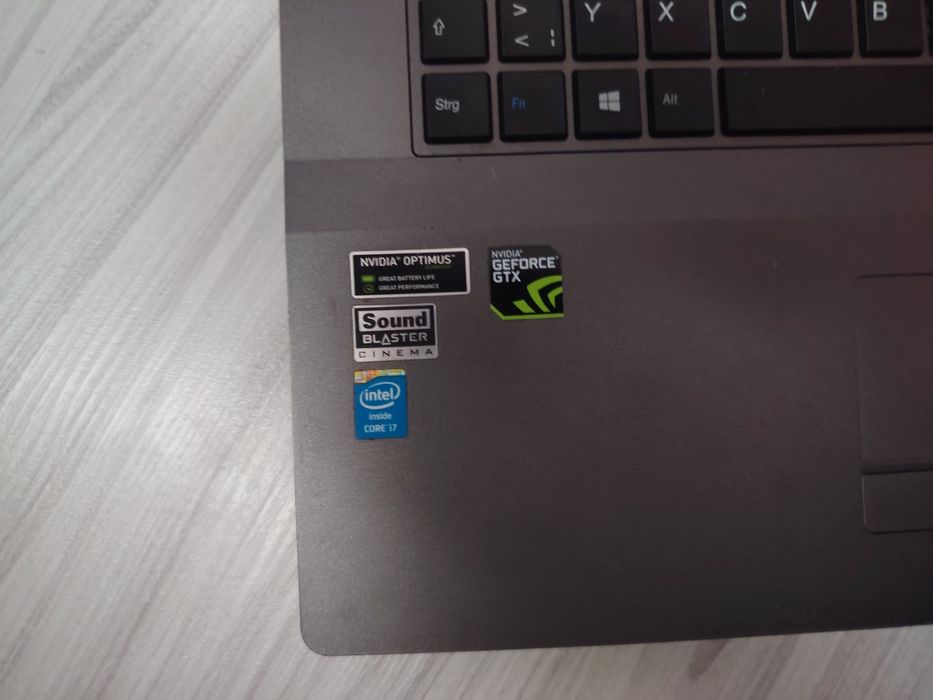 Лаптоп XMG  i7 4gbDDR3 320HDD
