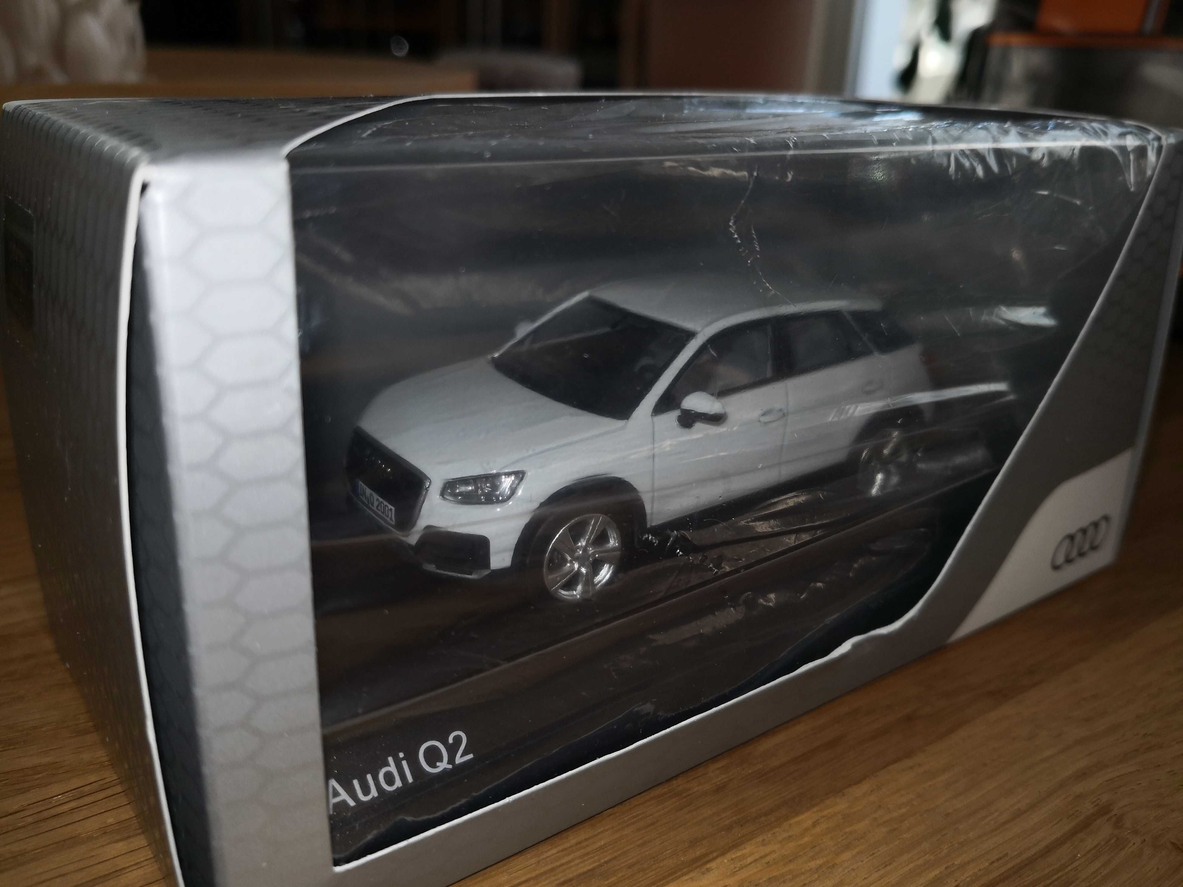 Se vinde machetă Audi q2