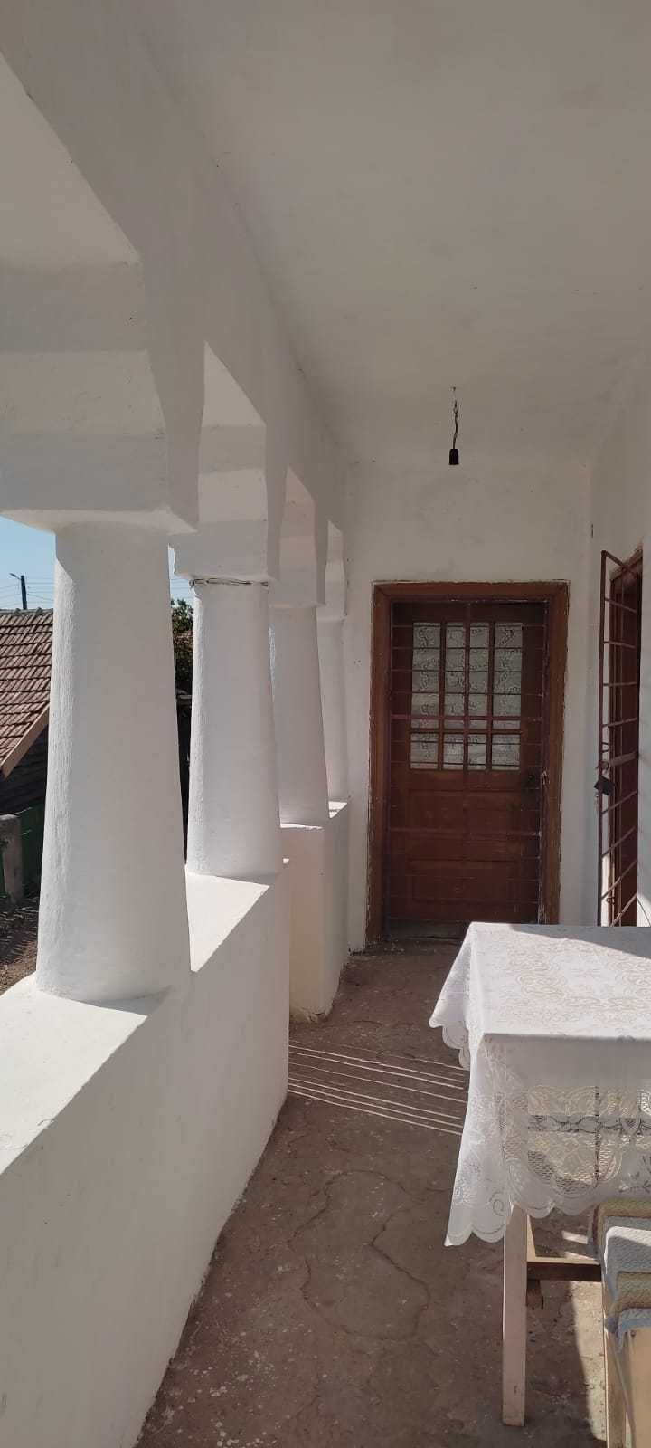 Vand casa in satul Traian (jud Mehedinti), 1 ha teren agricol, gradina