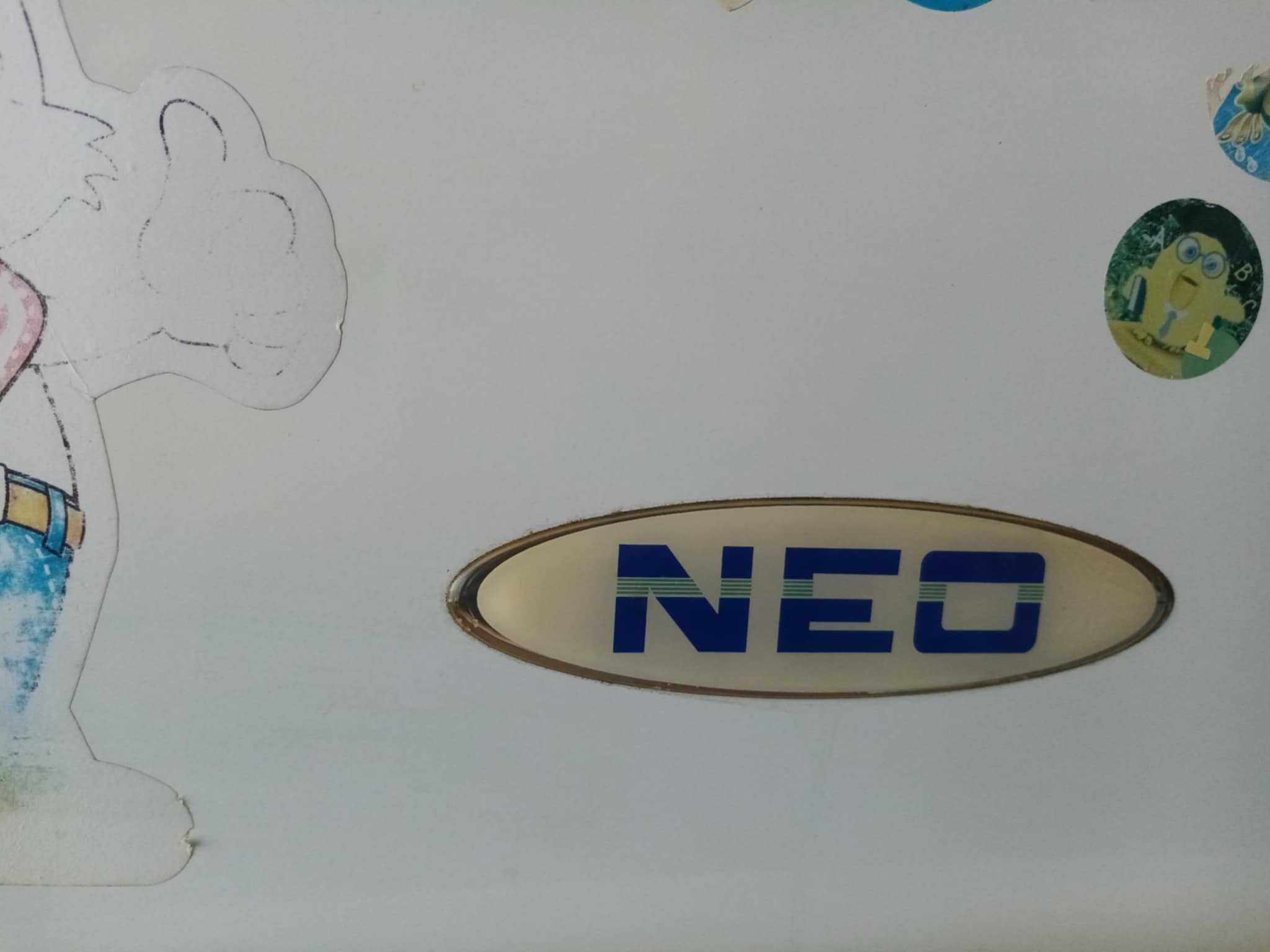 Хладилник NEO с горна камера