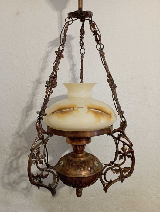 Старинен полилей старинни полилеи