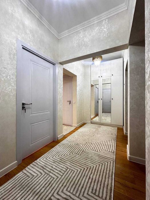 Продается 3х-комнатная квартира Ор-р: м. Ойбек/ Точка вкуса