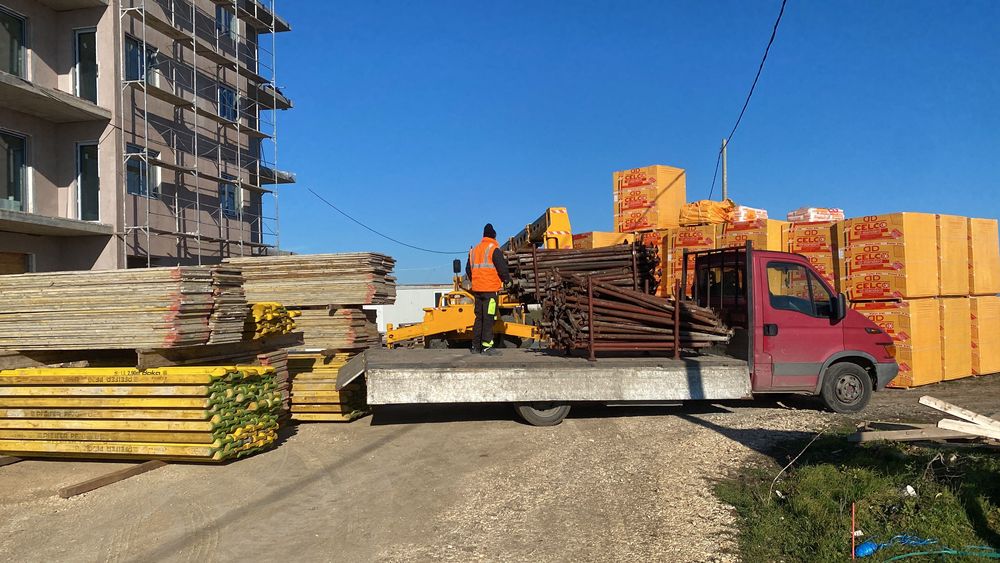 Inchirere popi metalici  schela metalică Cofrag Doka  DE INCHIRIAT