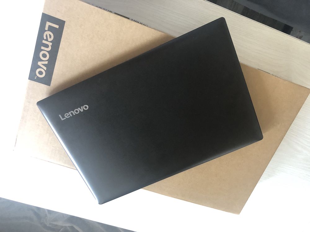 Ноутбук  Lenovo  за 200 в идеальном состоянии