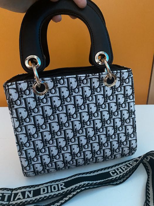 Geantă tip Christian Dior Book Tote Mini – Model Clasic Monogram