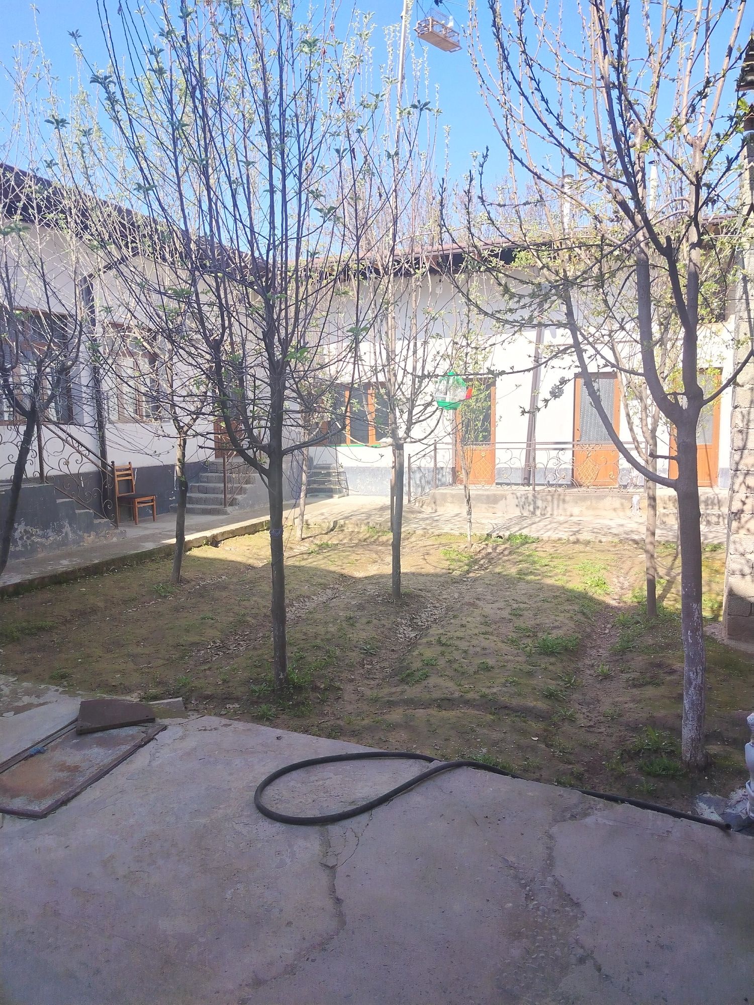 Uchastka Sotiladi 3.5 Sotiq