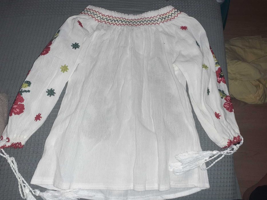 Ie fetiță, marime 3-4 ani, motiv traditional