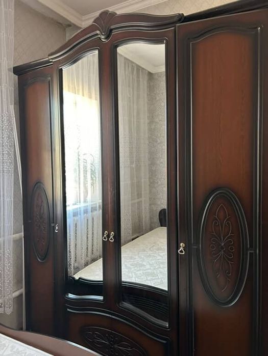 Продается спальный гарнитур