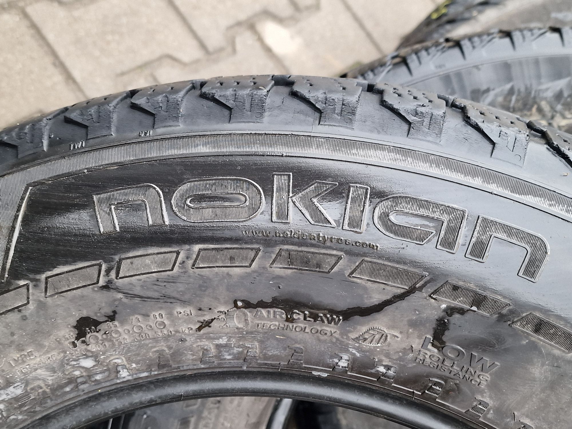 225 75 17 nokian