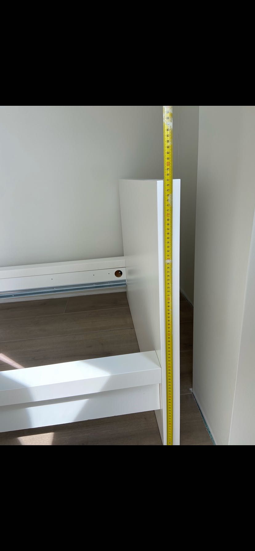 Продавам единично легло  90/200 от ikea