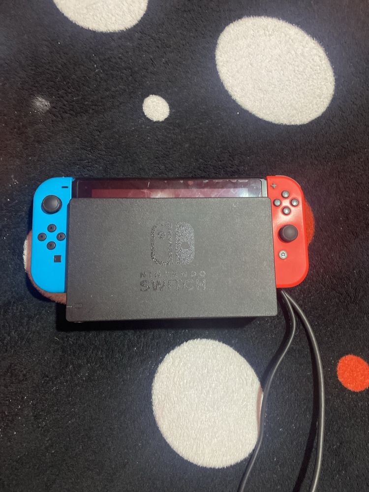 Nintendo switch plus carcasă pentru el si plus manetă pro