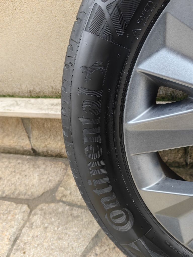 Continental 235/55/18 V XL EcoContract 6