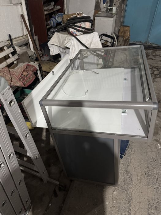 Продается ветрина